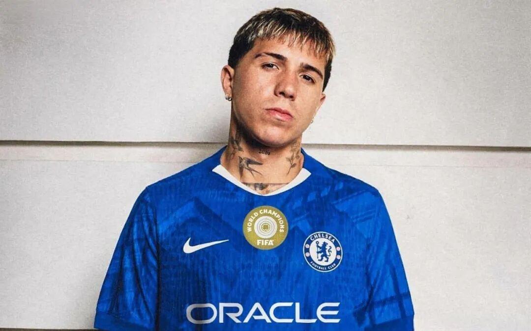 5600亿科技巨头，终结切尔西胸前“裸