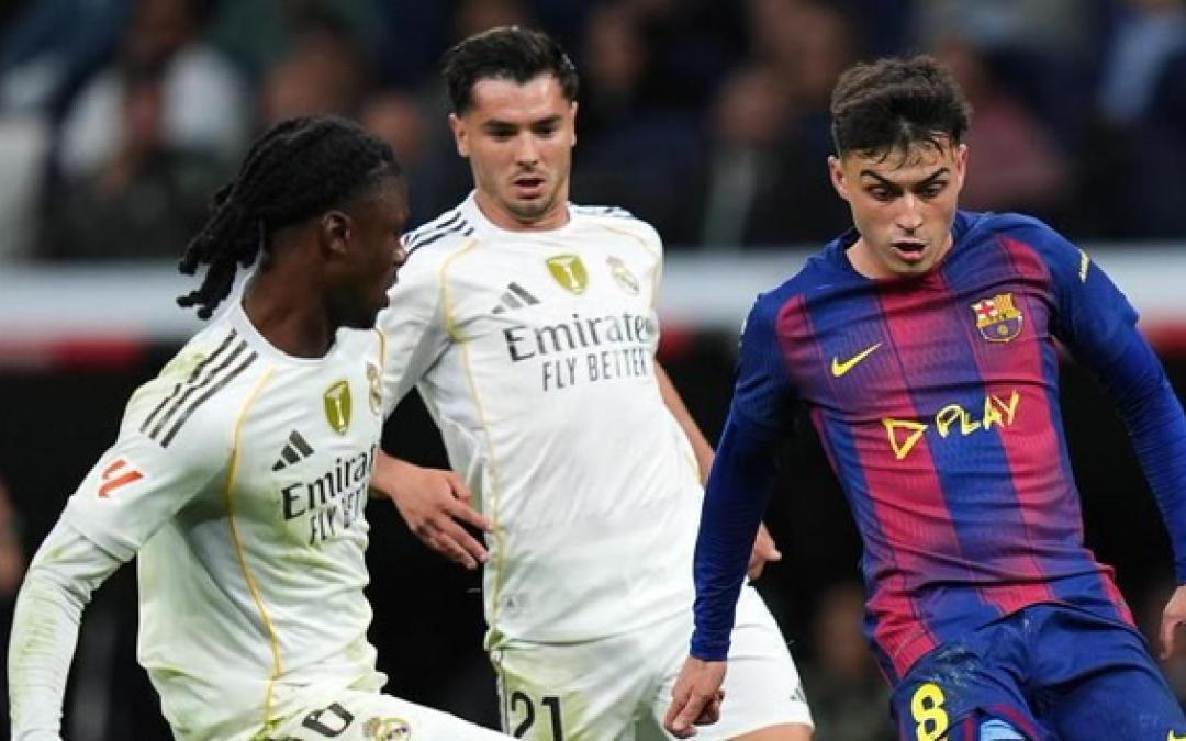 世体：伯纳乌南看台多次高喊侮辱口号，西甲联盟已向足协举报