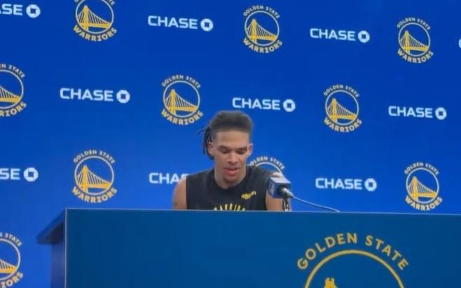 理查德：老将们不会等我所以得快速跟上，错失扣篮因为腿没力