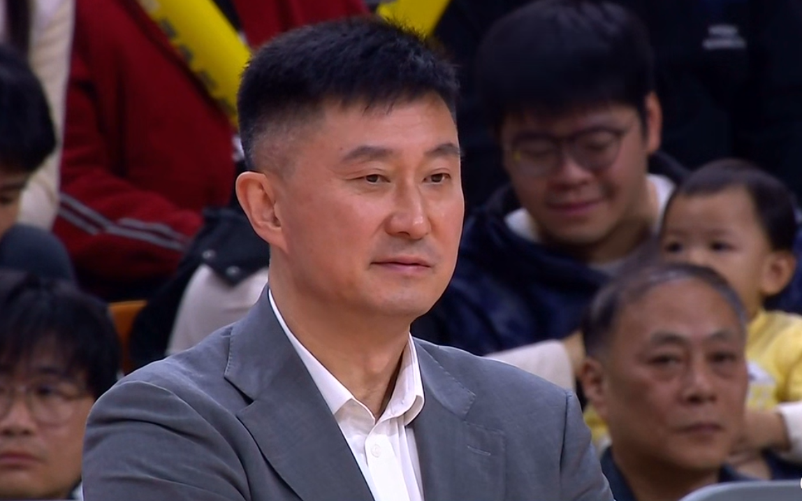 广东队收获意外之喜！射手变成“篮板王”，杜锋也是乐了