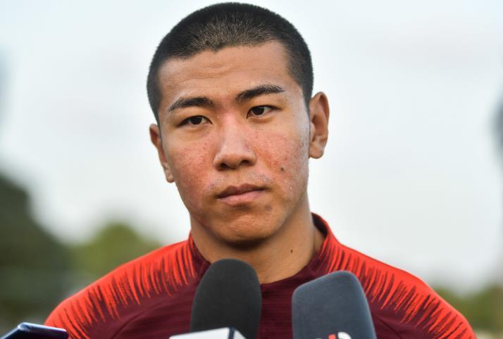 喜讯！武汉三镇功勋中卫正式官宣加盟巴乙升班马，未来将挑大梁