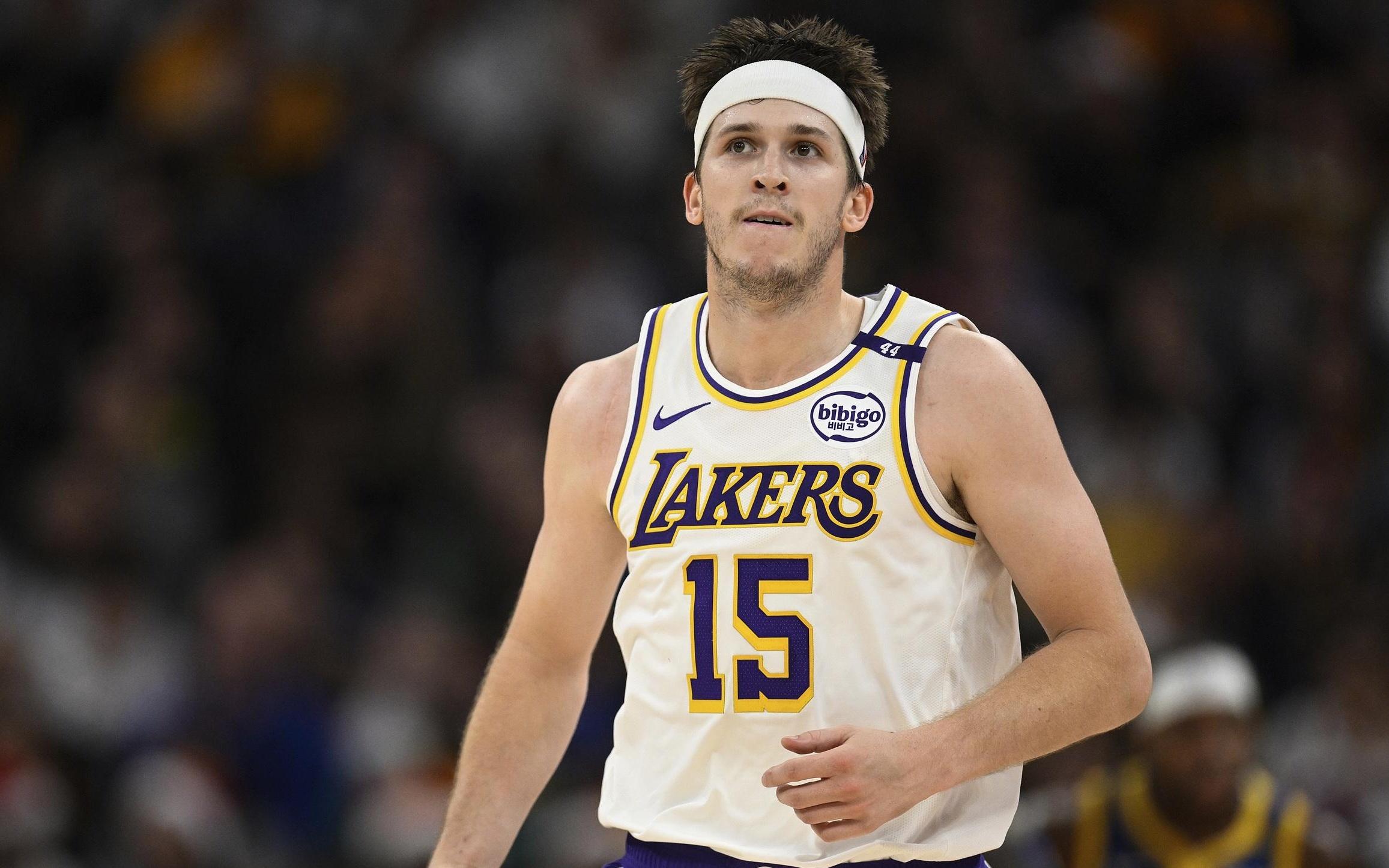 本赛季前五场里夫斯场均30分+10助攻，NBA历史第六人