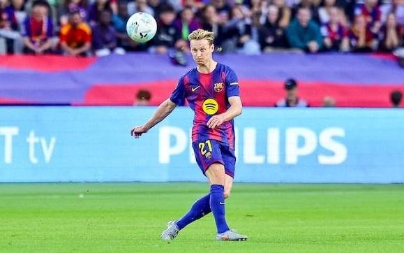 记者：德容因个人事务缺席对阵阿拉维斯的比赛