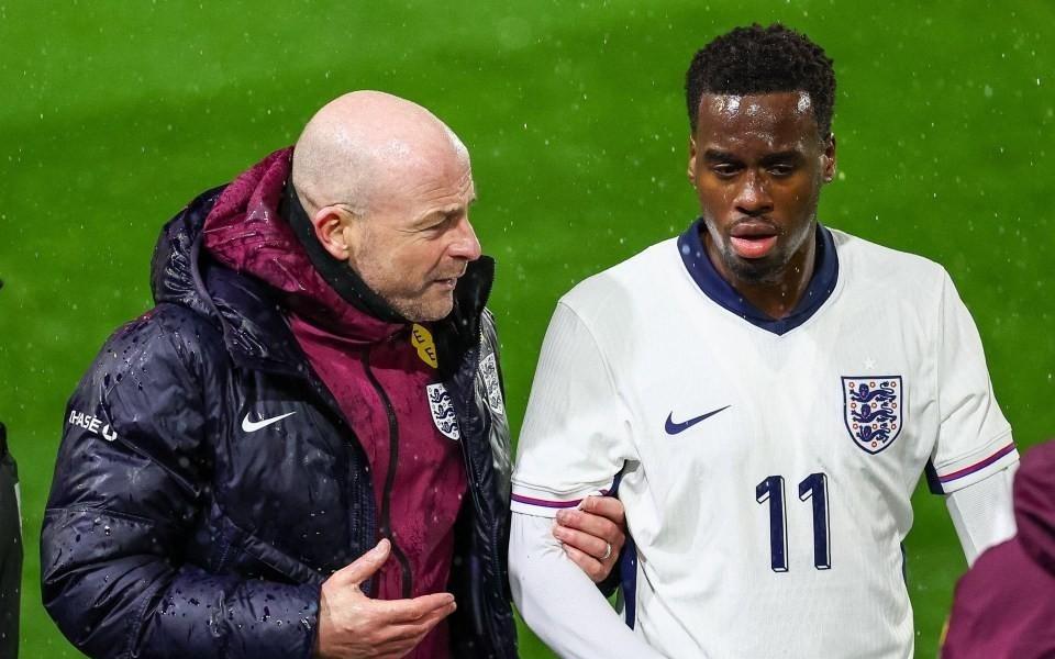 英媒：吉滕斯在对阵爱尔兰U21时受伤，出战下场比赛存疑