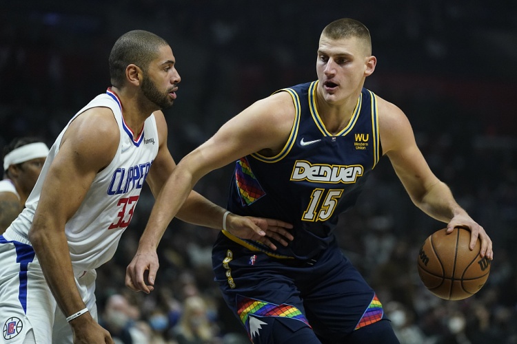 巴图姆：约基奇是唯一一个在FIBA和NBA都是最强球员的人