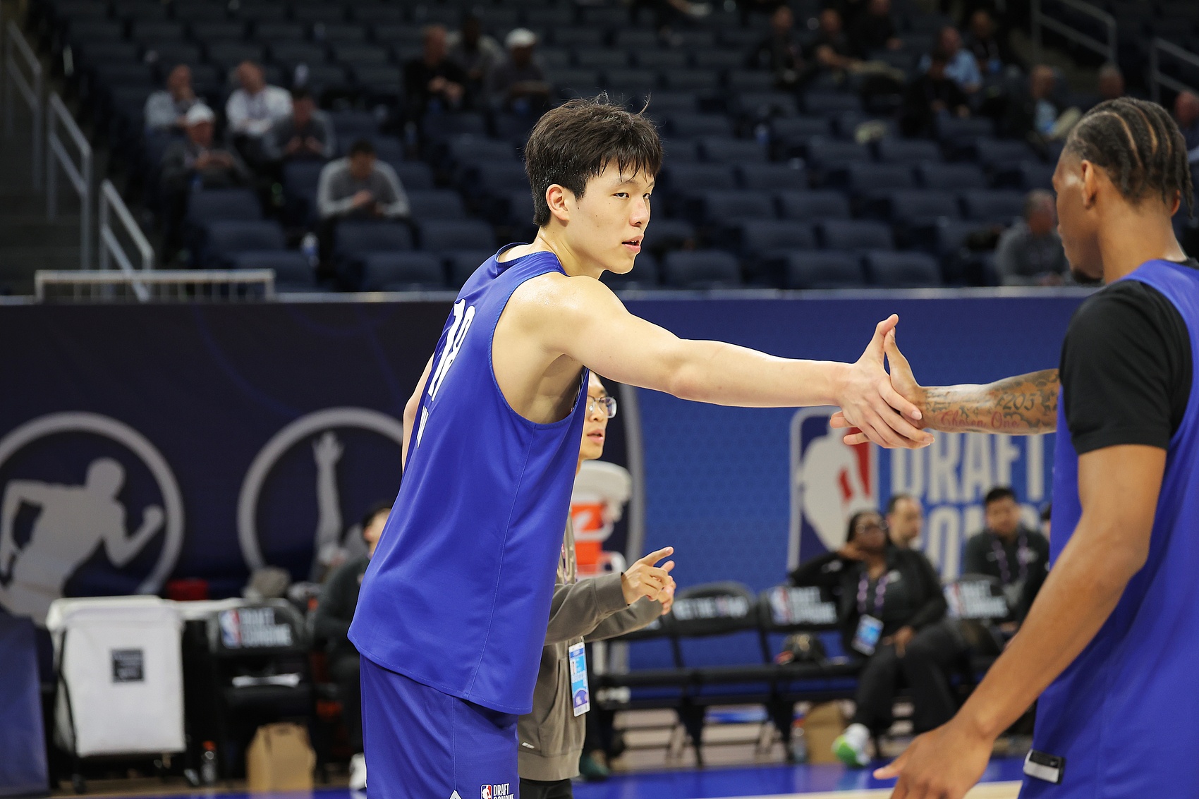 媒体人：杨瀚森在敏捷、折返跑和冲刺还有提升空间投篮是亮点