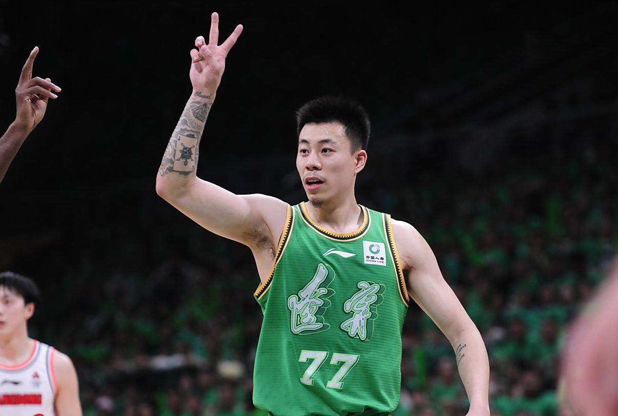 辽篮官宣张镇麟离队，李添荣续约上海3年，曾繁日压哨加盟吉林