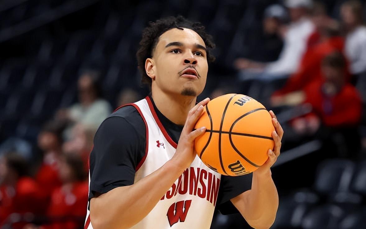 爵士用双向合同签下次轮秀,但他在夏季联赛期间的表现非常一般