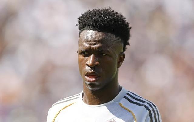 维尼修斯生涯在西甲已经直接参与104球，超越内马尔