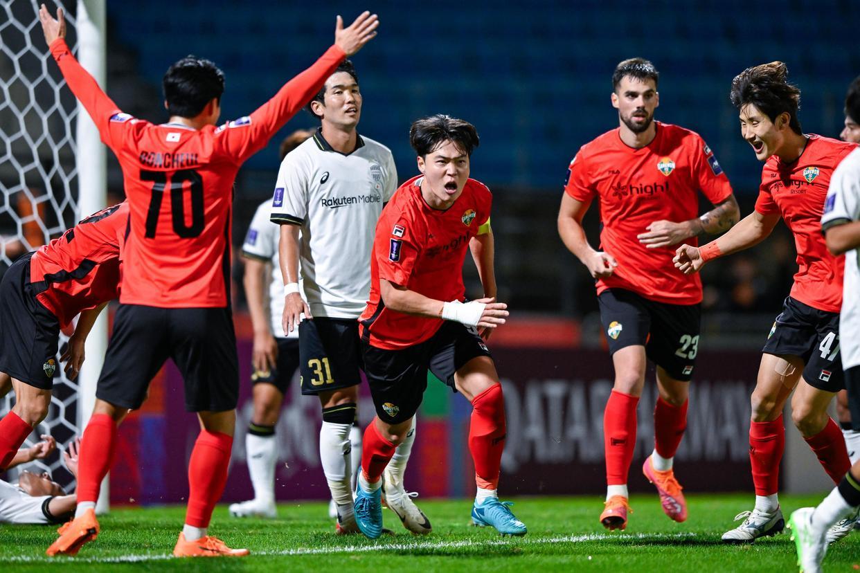 亚冠精英赛积分榜!上海申花攀升到第六,中超三强本轮1胜2负