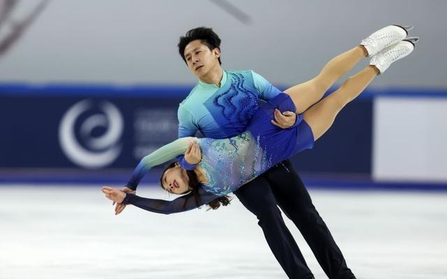 花滑中国杯：奥运冠军隋文静韩聪复出首战摘铜