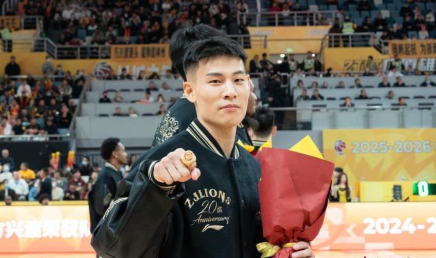 CBA揭幕战广厦队主场胜山西，胡金秋1