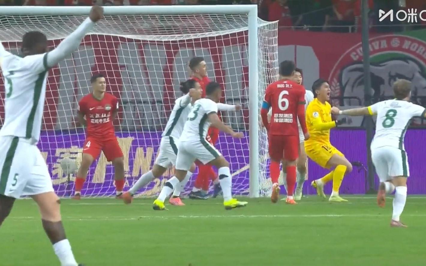 东体：河南球迷反思心态有点飘，俱乐部人士提到“大热必死”