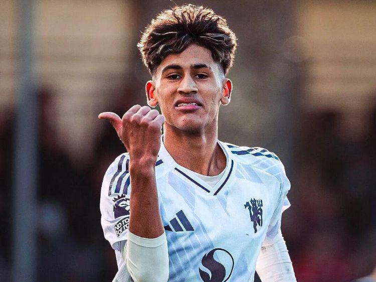 曼联青年队70利物浦，小梅西戴帽！戏耍4人后破门庆祝嘲讽伊萨克