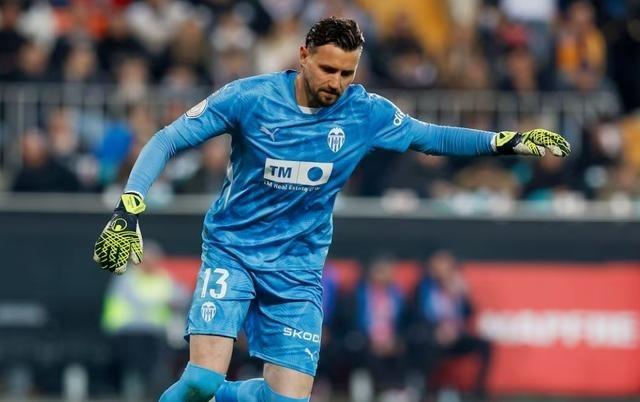 阿斯：伯恩茅斯、布鲁日和热那亚在关注瓦伦西亚32岁门将迪米