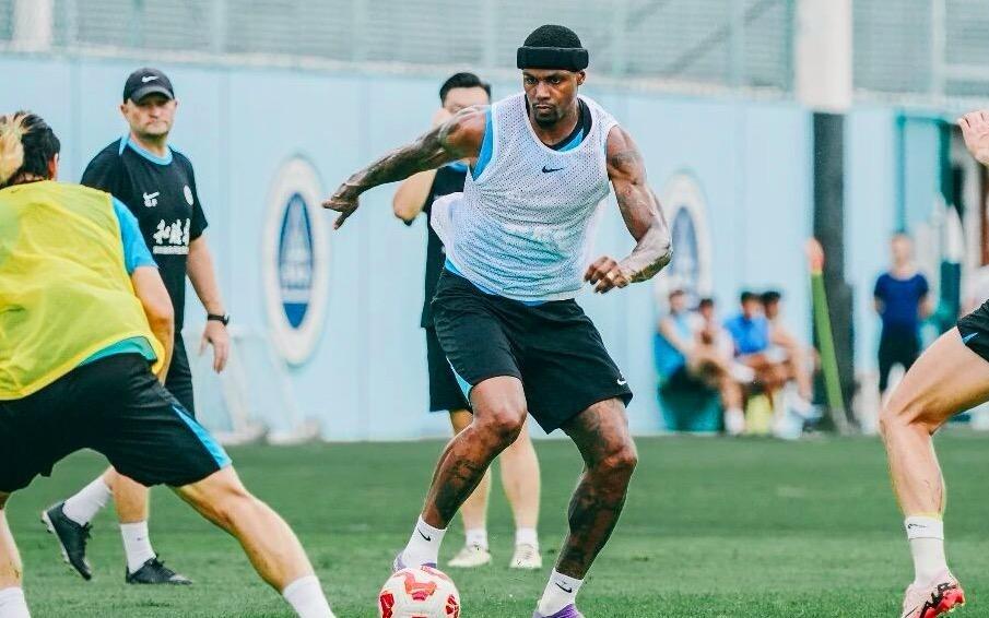 韦斯利:不想点评教练,中超最后三轮新鹏城要全力多拿分