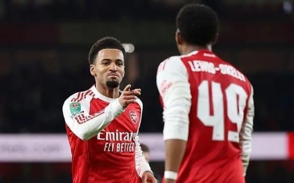 联赛杯过关道曼破纪录阿森纳再秀强