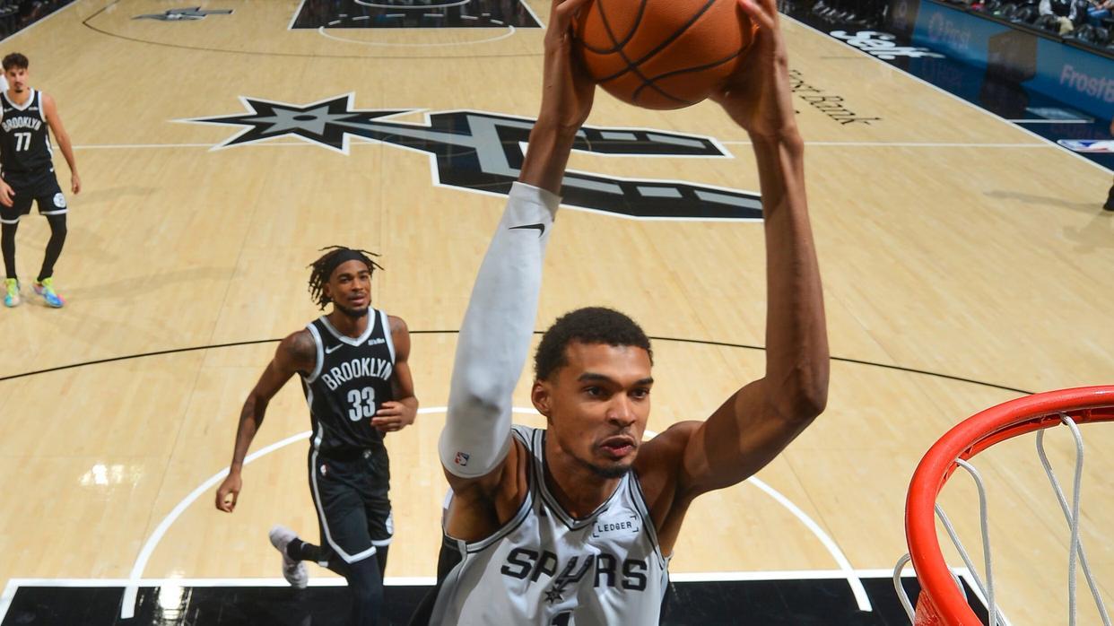 轰31+14+6帽，文班亚马创NBA历史第1神迹！马刺3连胜，哈珀创纪录