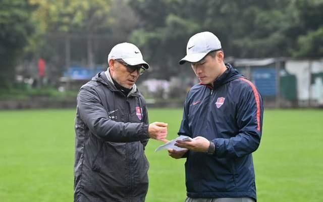 张外龙兑现承诺，战延边首秀7秒理论不利向余望重庆冲超占主动