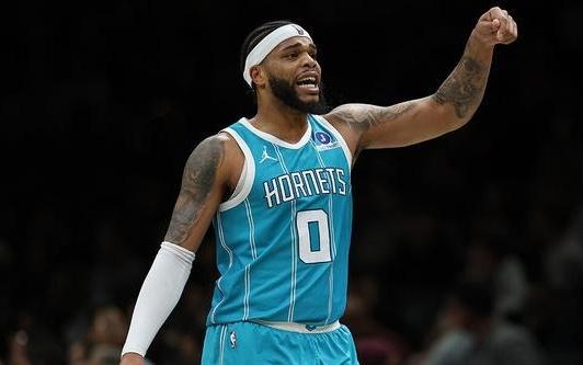 美记：黄蜂计划在交易截止日前兜售迈尔斯布里奇斯