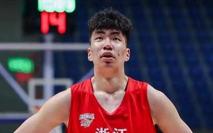 CBA超级中锋海外联赛被召回，必须打全运会，得0分面临被淘汰