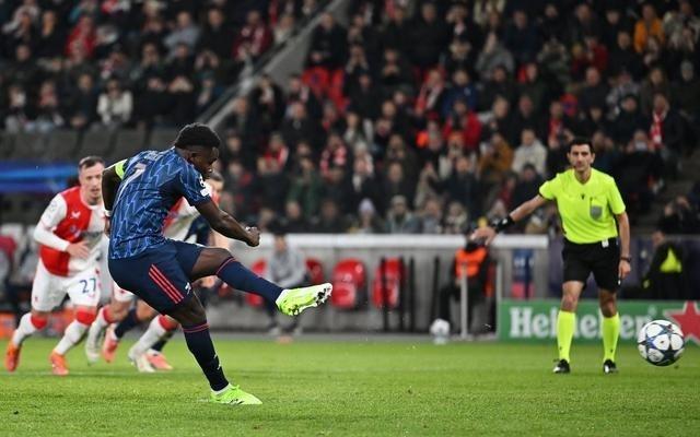 连续4场欧冠客场进球，萨卡是欧冠改制以来阿森纳第一人