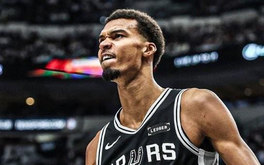 A史密斯：如果文班亚马本赛季获得DPO