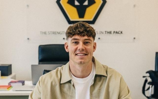 官方：狼队与前锋拉尔森续约五年，并附带1年的续约选项