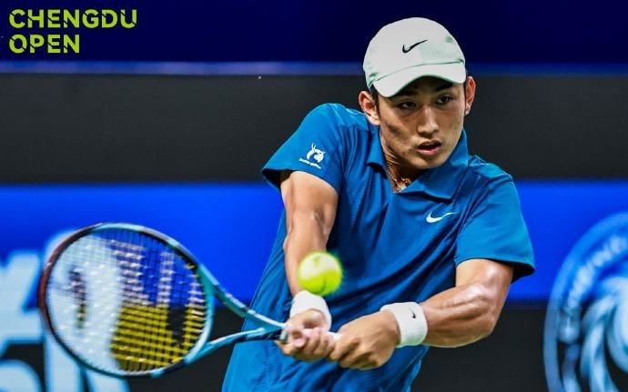ATP成都站首轮：卫冕冠军商竣程21击