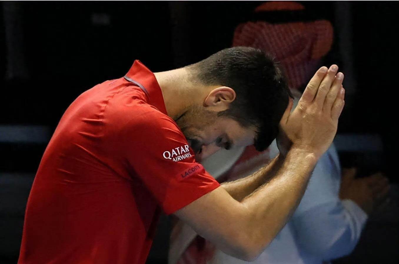 德约六王赛退赛向观众道歉遭网友怒喷来捞钱，球迷用成绩狠狠打脸