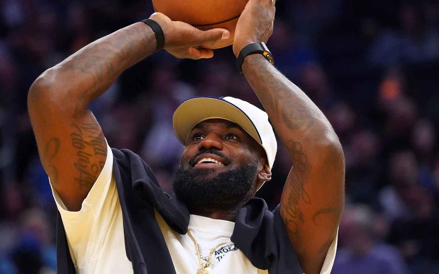 湖人里夫斯在打鹈鹕砍31分后，发表了