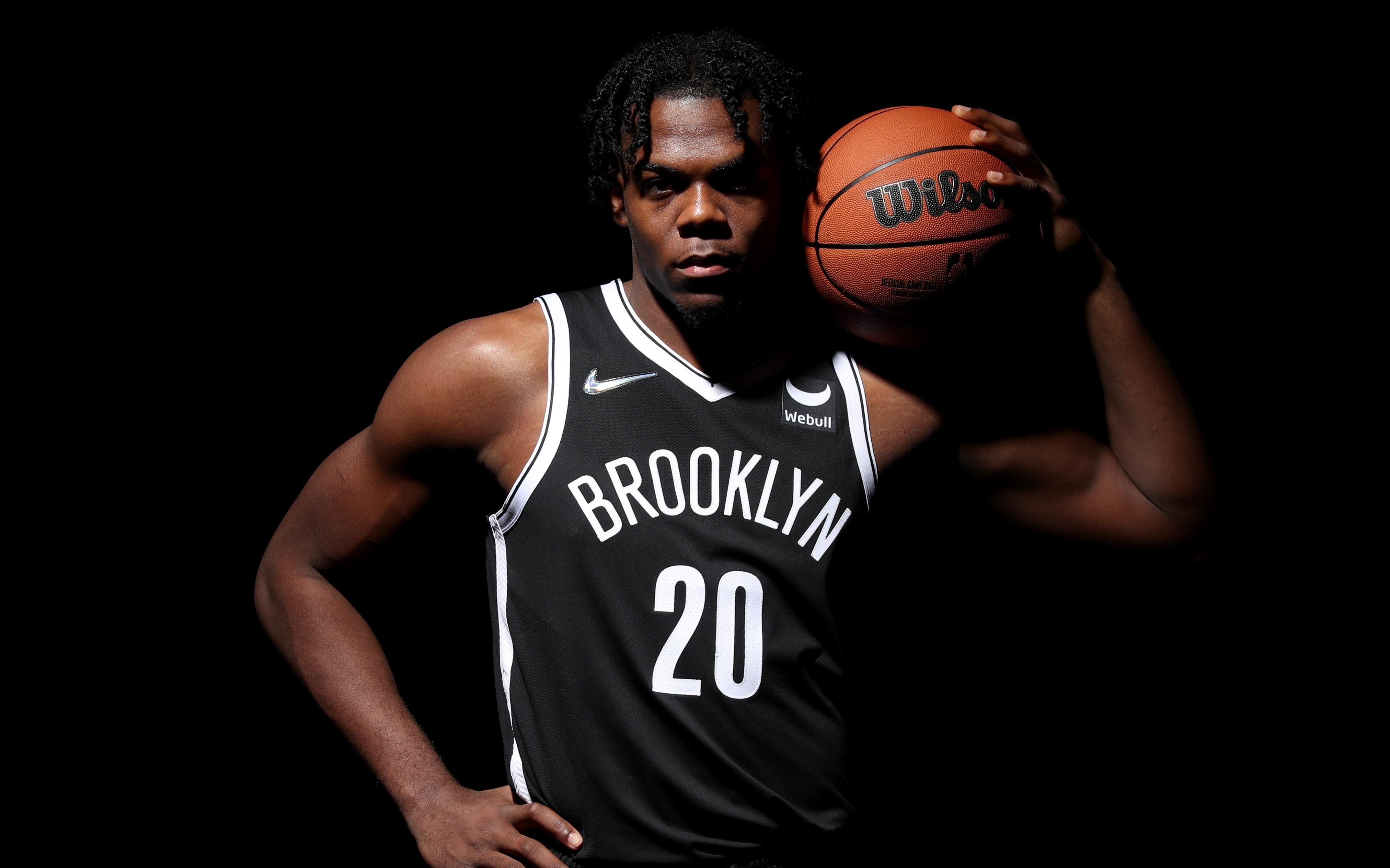 夏普不到3000分钟达成500进攻篮板，74年以来第三人