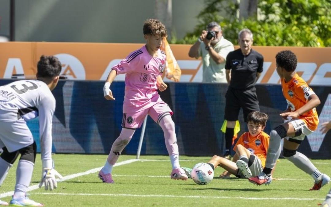 每体：苏亚雷斯的儿子本杰明在西甲FCFutures比赛中表现出色