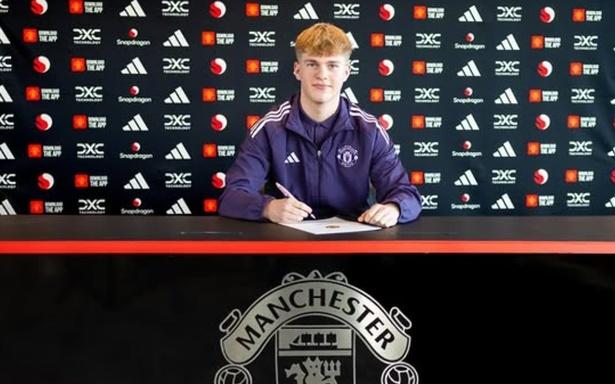 曼晚：查理哈迪先与曼联签奖学金协议，17岁时再签职业合同