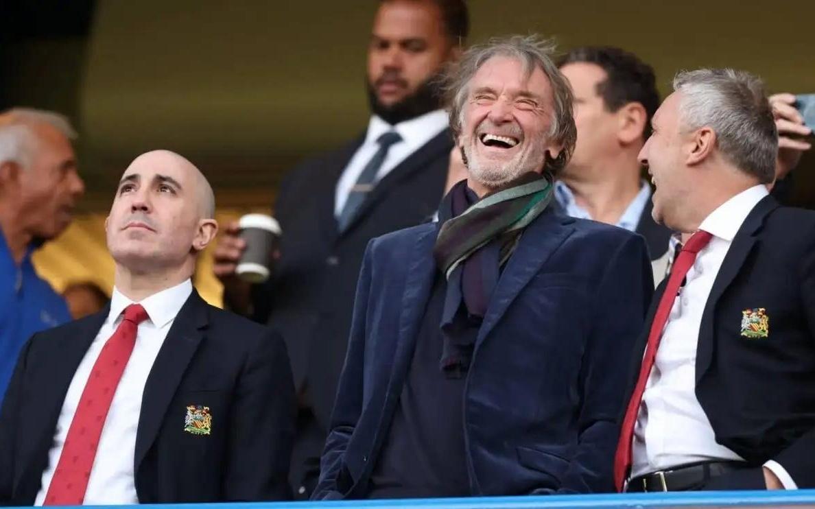 英媒：曼联将在赛季结束后引入后卫，并