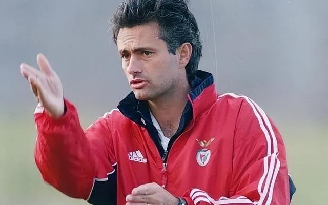 本菲卡欧冠耻辱失利后火速换帅，穆里尼奥“二进宫”