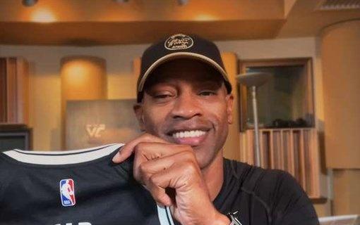 NBA名宿卡特秀88号VIP球衣，将亲赴篮网与太阳在澳门季前赛