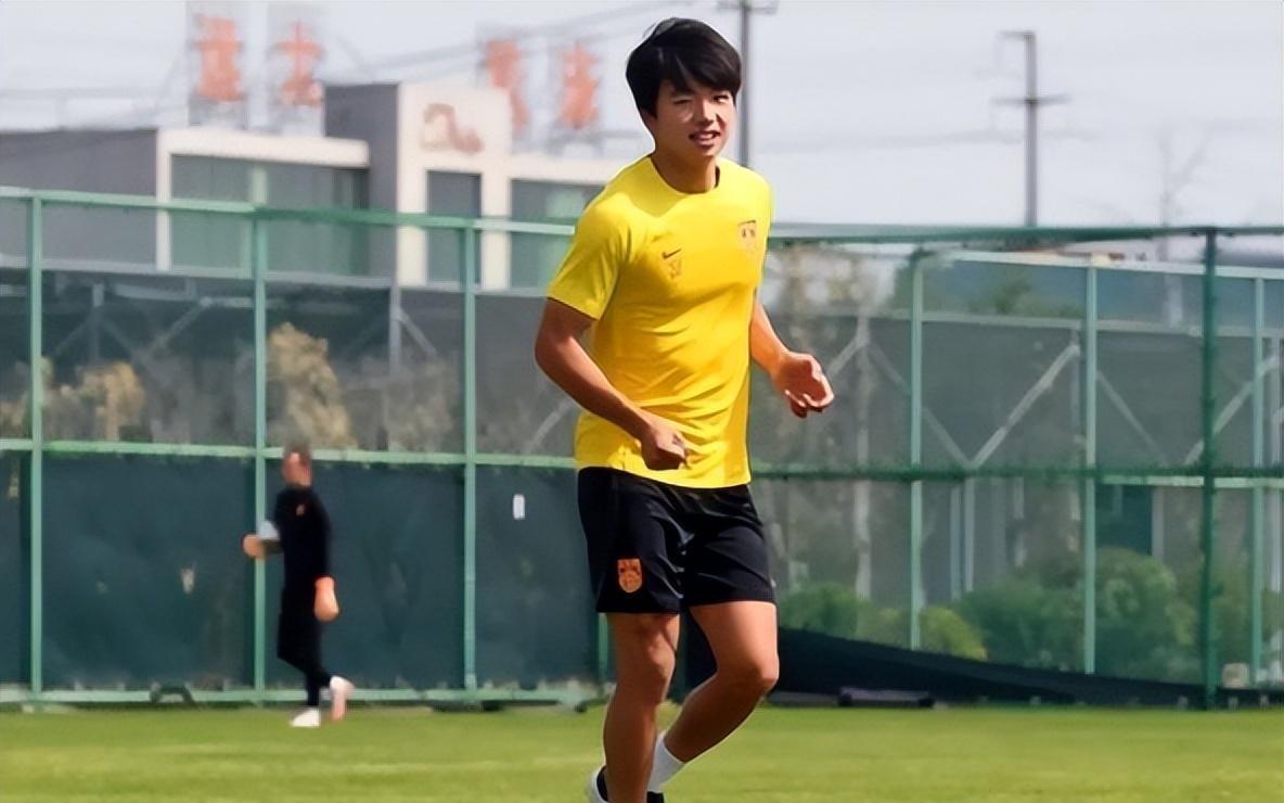 目标4冠王！海港一口气连签4大本土悍将，国足两大新星赫然在列