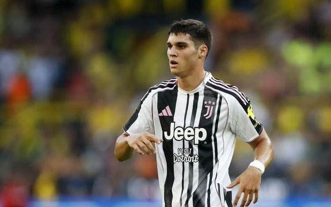 都体：至少5家意甲俱乐部有意引进尤文中场阿季奇