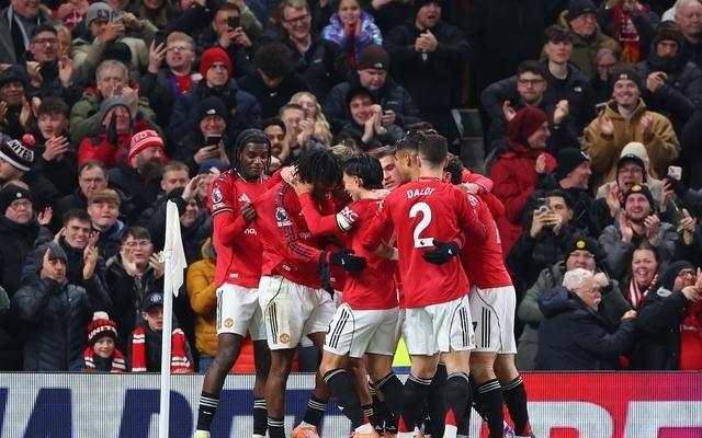 自1979年以来，曼联在节礼日18胜3平保持不败