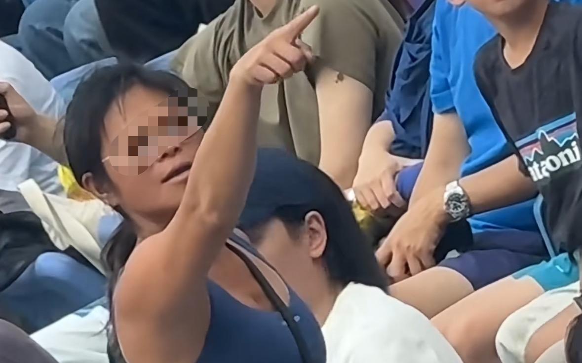 女子酒后观看上海大师赛多次尖叫被