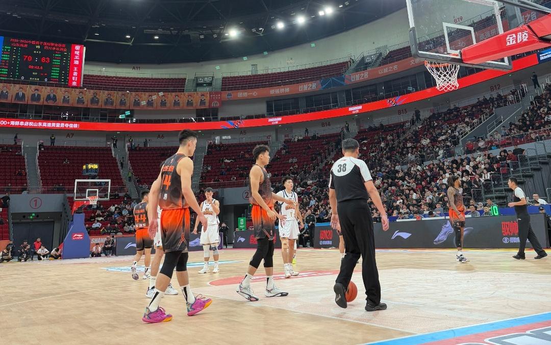 帅论险胜难掩盖攻守疲软，邱彪：这么打比赛，对不起山东球迷