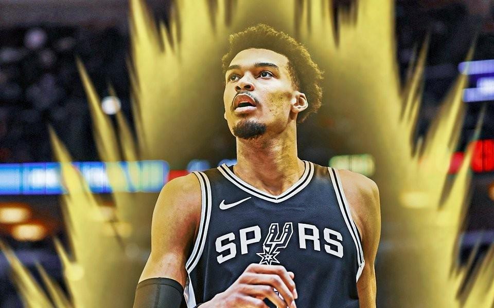 赛季前三场比赛累计得分100+盖帽18+，文班亚马成历史第五人