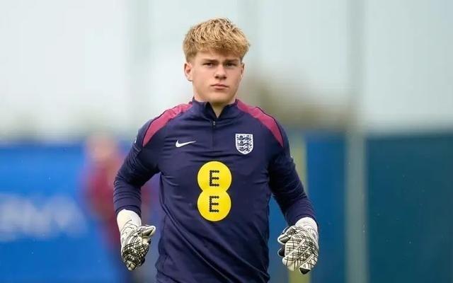 TA：曼联已完成从德比郡引进16岁门将查理哈迪的交易