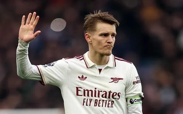 基翁：很多人说厄德高不应该回到首发，但他在中场掌控了局面