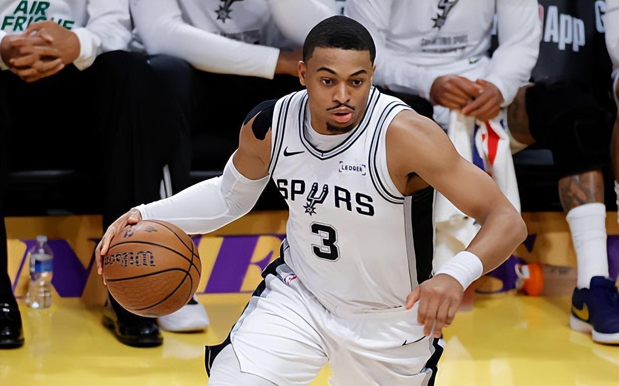 本赛季的状态大幅回暖了！马刺侧翼大将找回了应有的水准