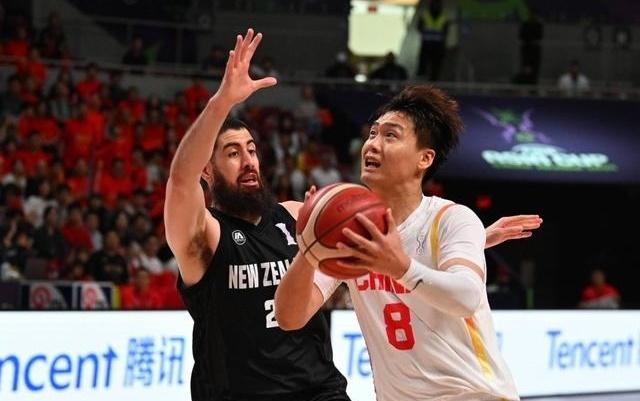赵睿我20岁才打CBA没去成NBA年轻人最看好廖三宁可以去海外试试