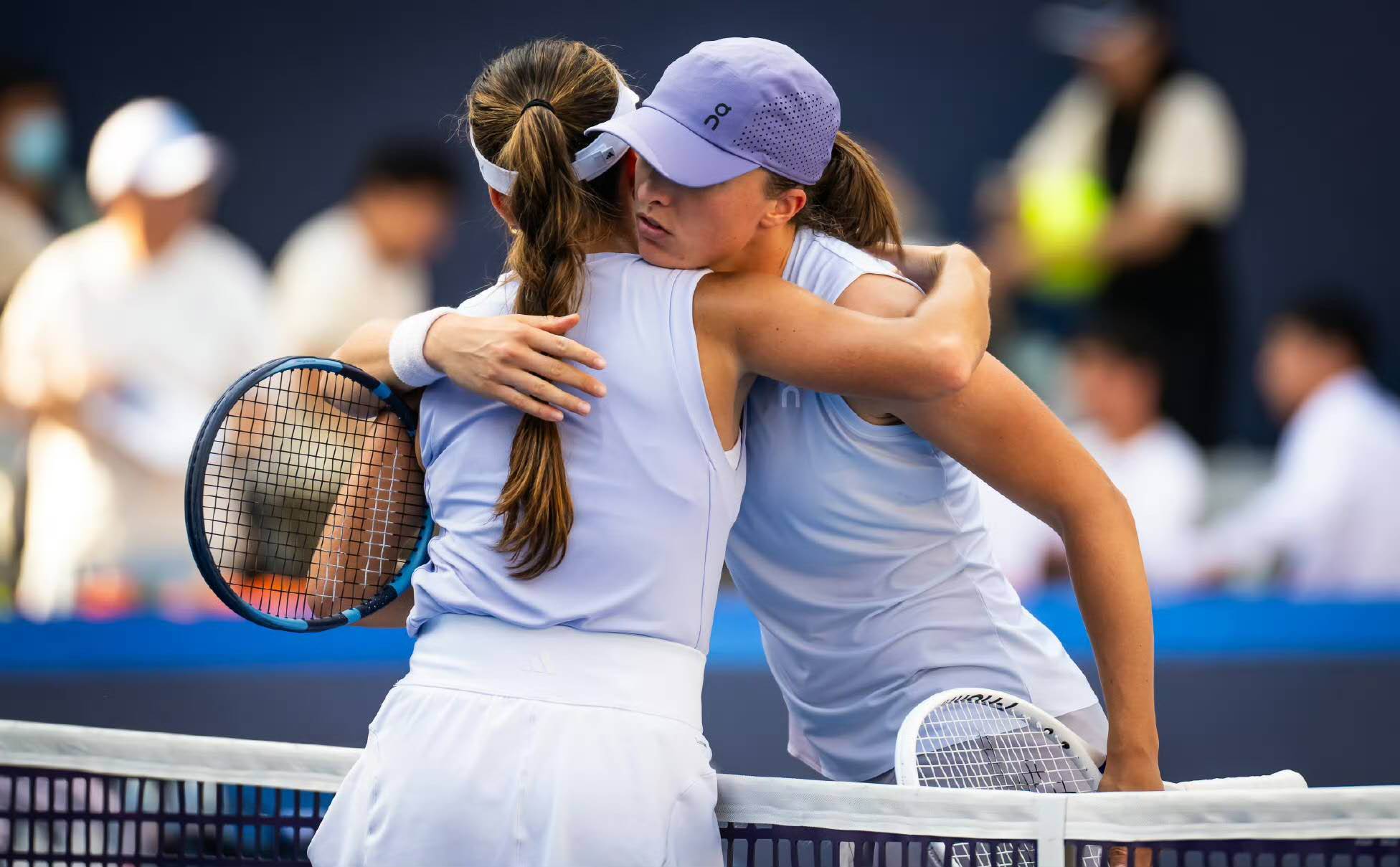 斯瓦泰克透露多次遭国内球迷从训练