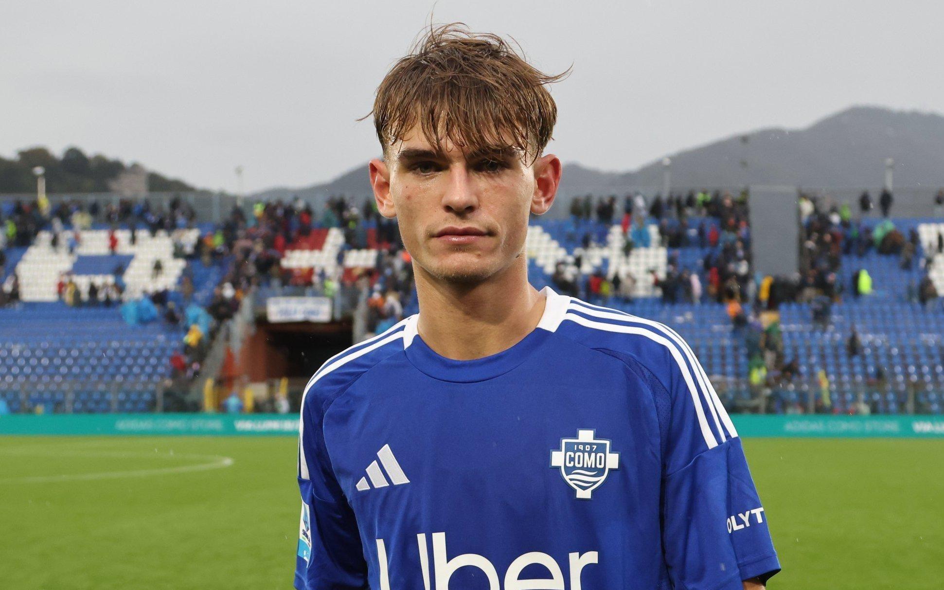 巨星相！科莫中场帕斯领取了8月意甲最佳新星奖