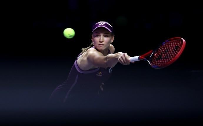 WTA年终总决赛：莱巴金娜20阿尼西莫娃，取得小组赛首胜